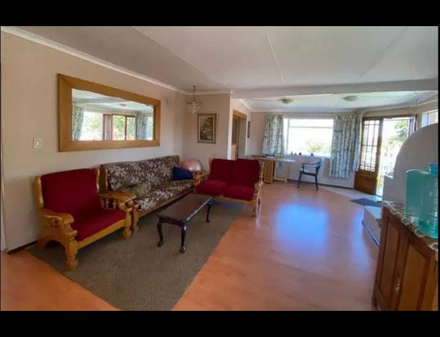 6 BEDROOM HOUSE FOR SALE IN SUIDEROORD